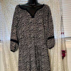 spruce & sage black and white flower mid length dress. Size 12